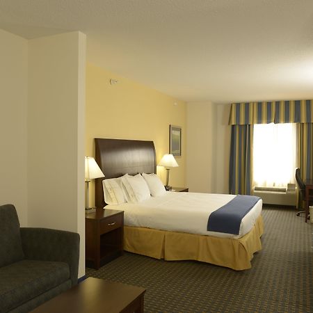 Holiday Inn Express & Suites Wilson-Downtown By Ihg Kültér fotó