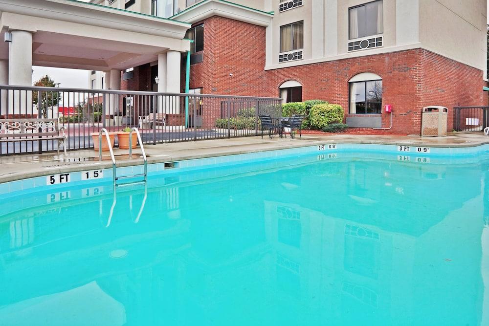 Holiday Inn Express & Suites Wilson-Downtown By Ihg Kültér fotó