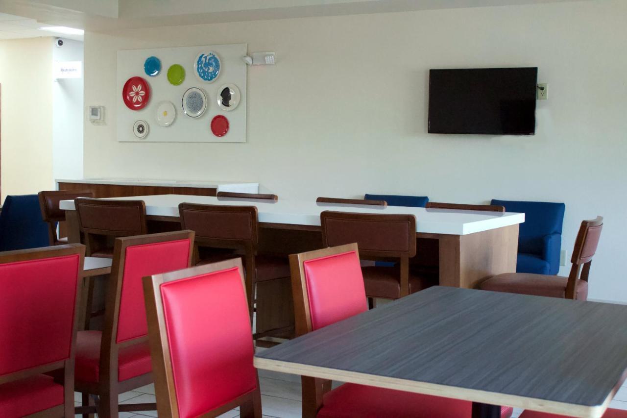 Holiday Inn Express & Suites Wilson-Downtown By Ihg Kültér fotó
