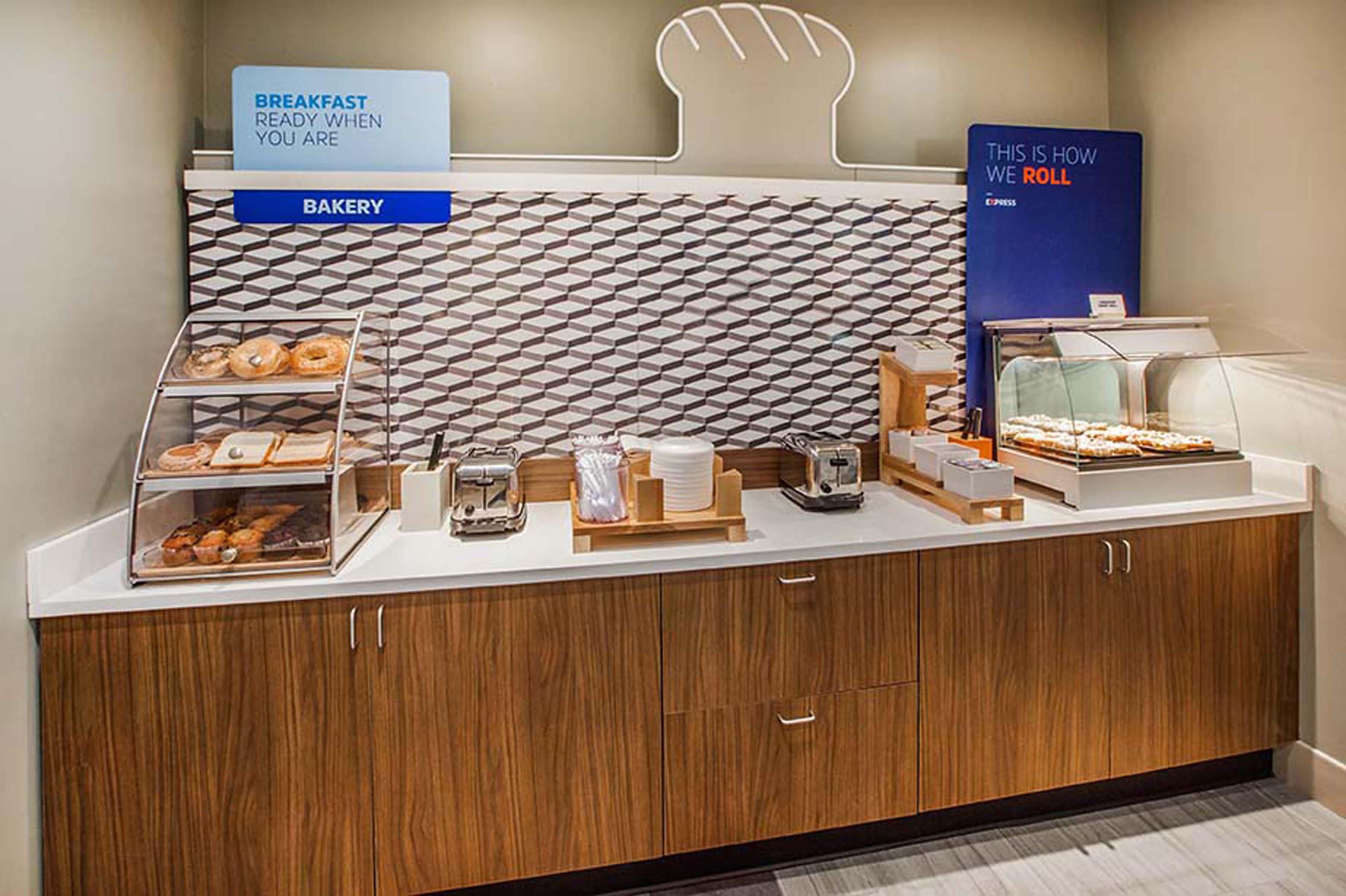 Holiday Inn Express & Suites Wilson-Downtown By Ihg Kültér fotó